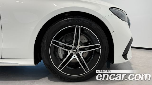 Mercedes-Benz E-Class 2026 — photo 5