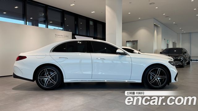 Mercedes-Benz E-Class 2026 — photo 9