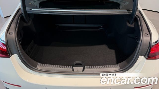 Mercedes-Benz E-Class 2026 — photo 10