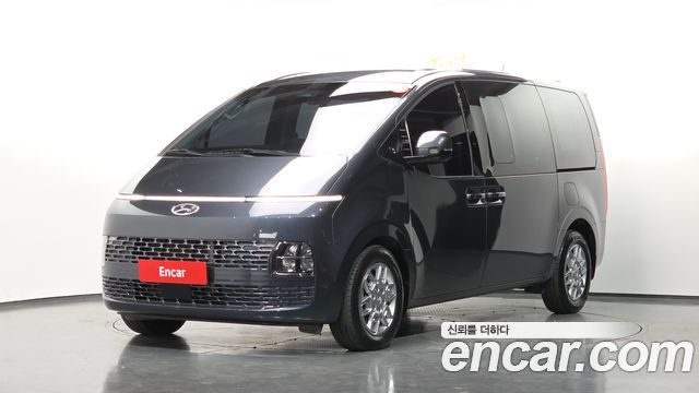 Hyundai Staria 2023 — photo 1