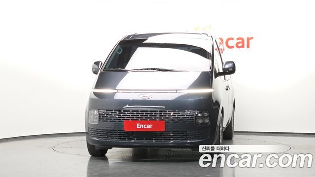 Hyundai Staria 2023 — photo 3
