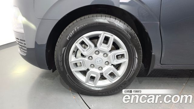 Hyundai Staria 2023 — photo 5
