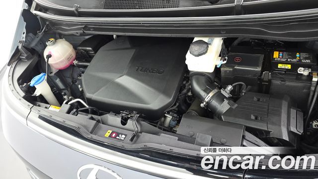 Hyundai Staria 2023 — photo 6