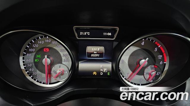 Mercedes-Benz GLA-Class 2015 — photo 8