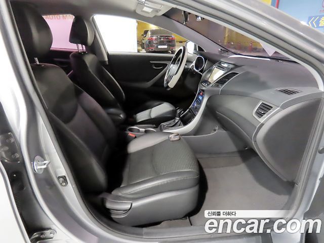 Hyundai AVANTE 2014 — photo 11