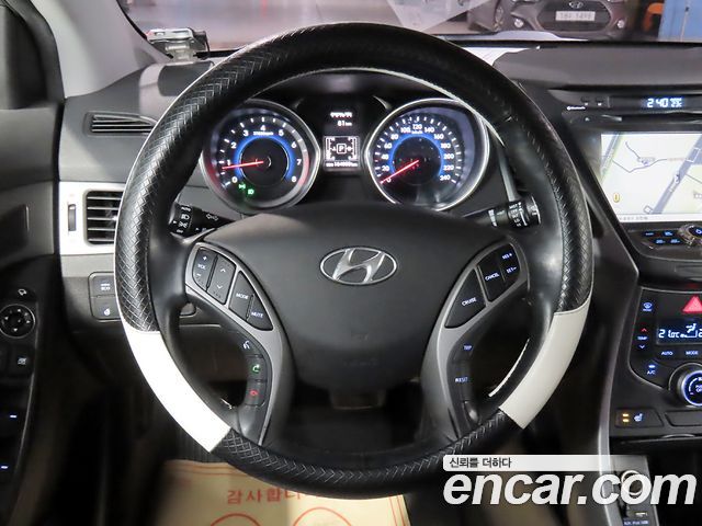Hyundai AVANTE 2014 — photo 15