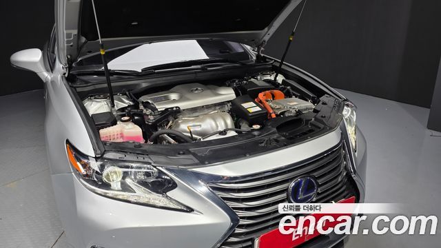 Lexus ES 2018 — photo 6