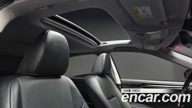 Lexus ES 2018 — photo 26