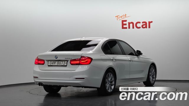 BMW 3-Series 2018 — photo 2