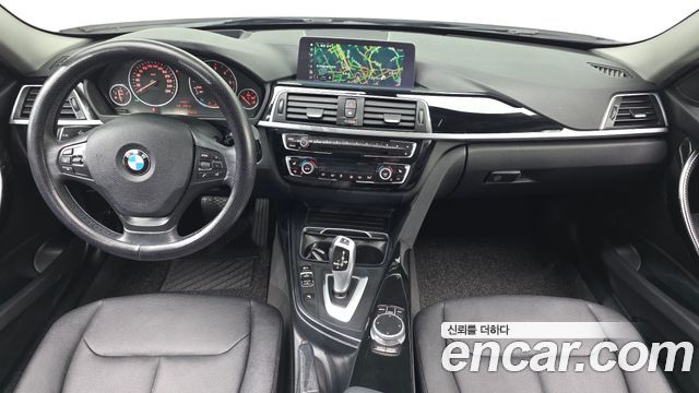 BMW 3-Series 2018 — photo 7
