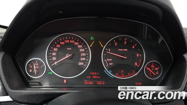 BMW 3-Series 2018 — photo 8