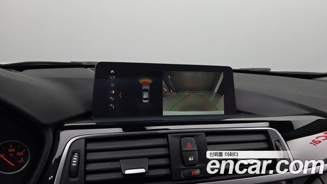 BMW 3-Series 2018 — photo 15