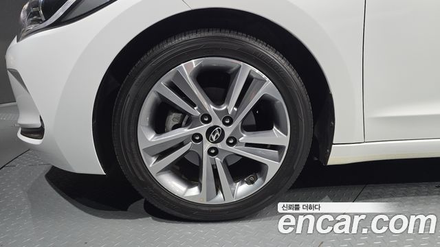 Hyundai AVANTE 2016 — photo 5