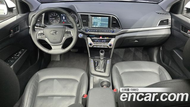 Hyundai AVANTE 2016 — photo 10