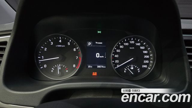 Hyundai AVANTE 2016 — photo 11