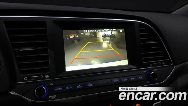 Hyundai AVANTE 2016 — photo 20