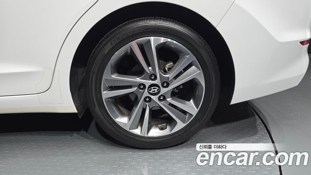 Hyundai AVANTE 2016 — photo 7