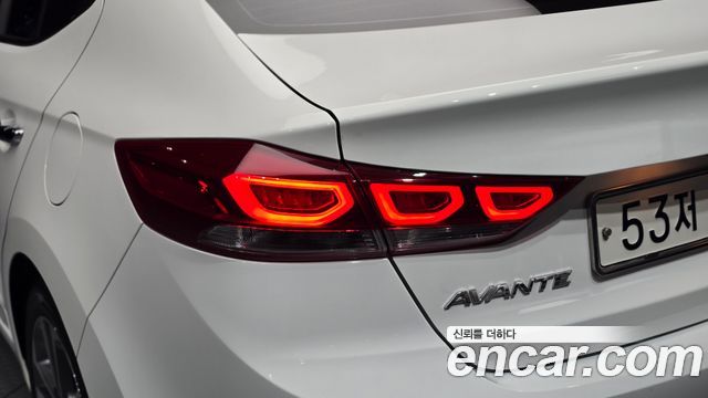Hyundai AVANTE 2016 — photo 9