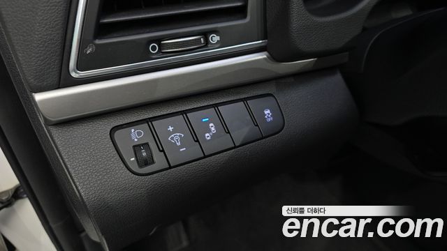 Hyundai AVANTE 2016 — photo 27