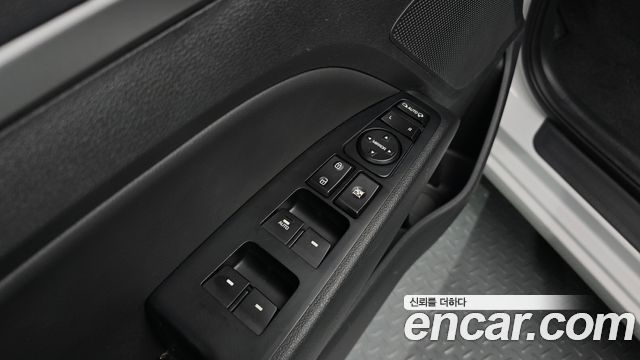 Hyundai AVANTE 2016 — photo 28