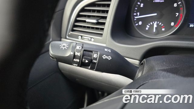 Hyundai AVANTE 2016 — photo 29
