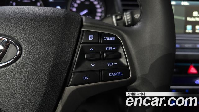 Hyundai AVANTE 2016 — photo 32