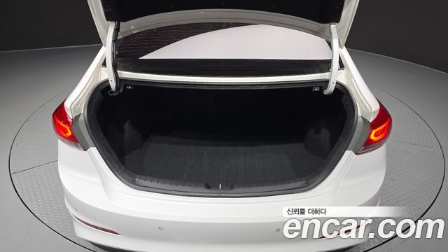 Hyundai AVANTE 2016 — photo 34
