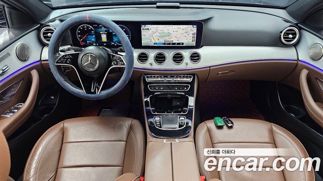 Mercedes-Benz E-Class 2021 — photo 10