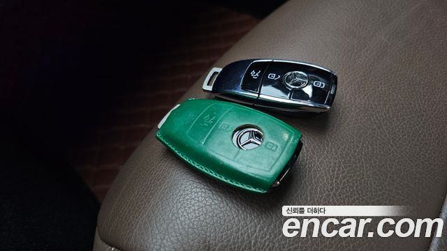 Mercedes-Benz E-Class 2021 — photo 23