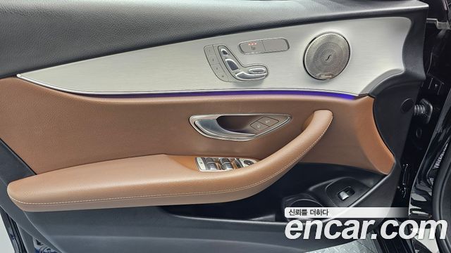 Mercedes-Benz E-Class 2021 — photo 14