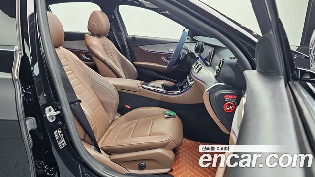 Mercedes-Benz E-Class 2021 — photo 16