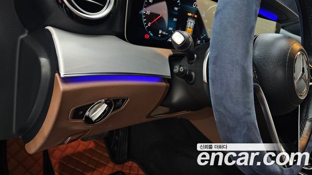 Mercedes-Benz E-Class 2021 — photo 28