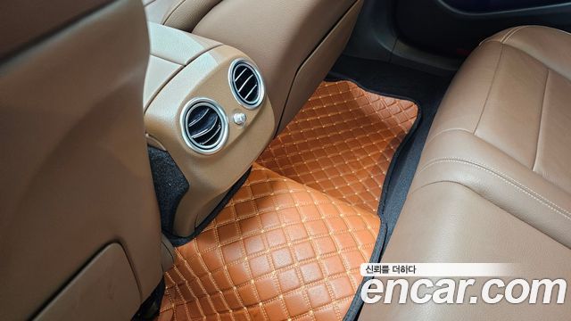 Mercedes-Benz E-Class 2021 — photo 30