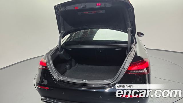 Mercedes-Benz E-Class 2021 — photo 35