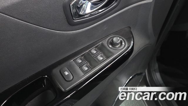 Renault Korea QM3 2016 — photo 25