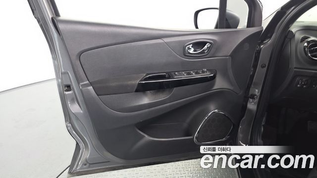 Renault Korea QM3 2016 — photo 14
