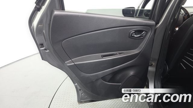 Renault Korea QM3 2016 — photo 15