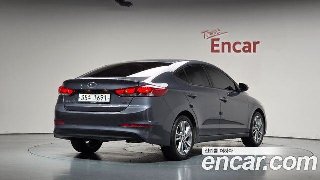 Hyundai AVANTE 2017 — photo 2