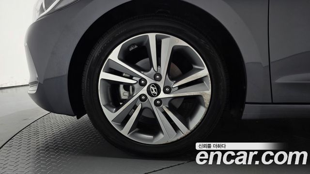 Hyundai AVANTE 2017 — photo 5