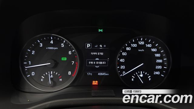 Hyundai AVANTE 2017 — photo 11