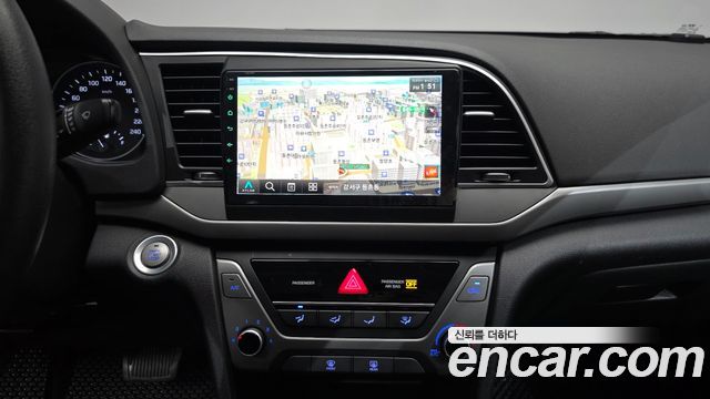 Hyundai AVANTE 2017 — photo 20