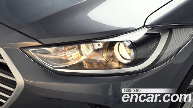 Hyundai AVANTE 2017 — photo 8