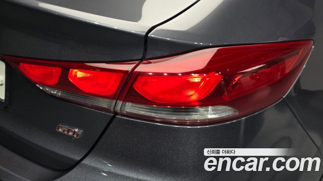 Hyundai AVANTE 2017 — photo 9