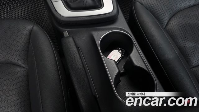 Hyundai AVANTE 2017 — photo 30