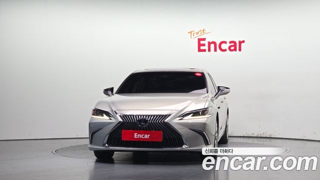 Lexus ES 2019 — photo 3