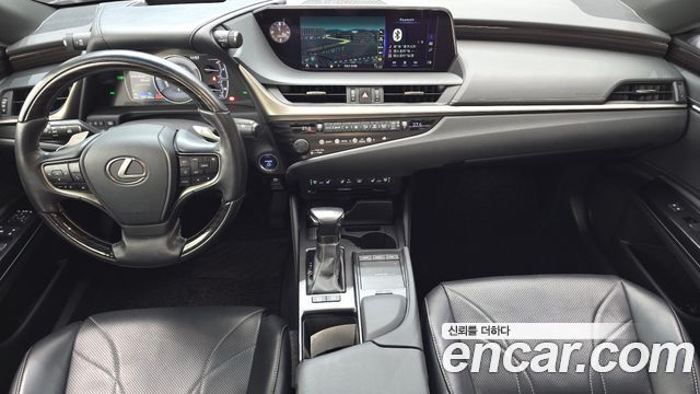 Lexus ES 2019 — photo 7