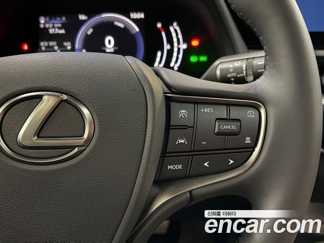 Lexus UX 2027 — photo 7
