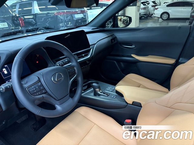 Lexus UX 2027 — photo 12