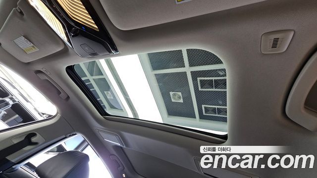 BMW 7-Series 2016 — photo 18