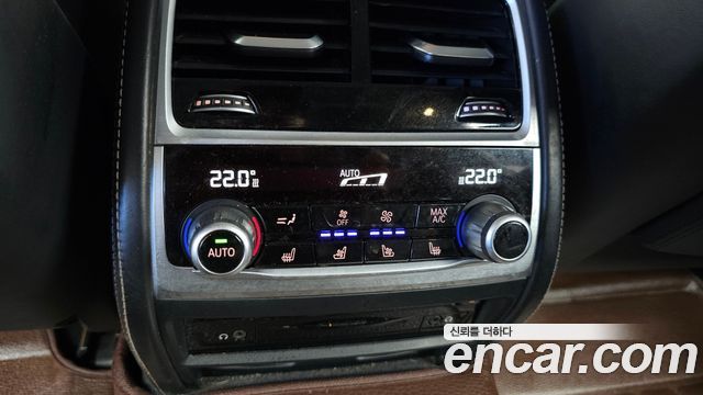 BMW 7-Series 2016 — photo 19